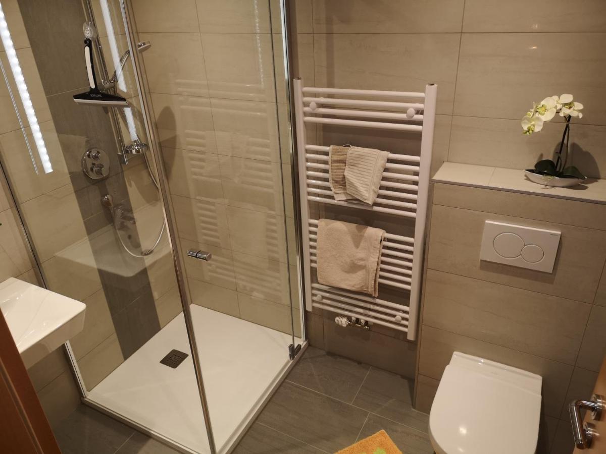 שטראס אים זילרטל Gaestehaus Luxner מראה חיצוני תמונה