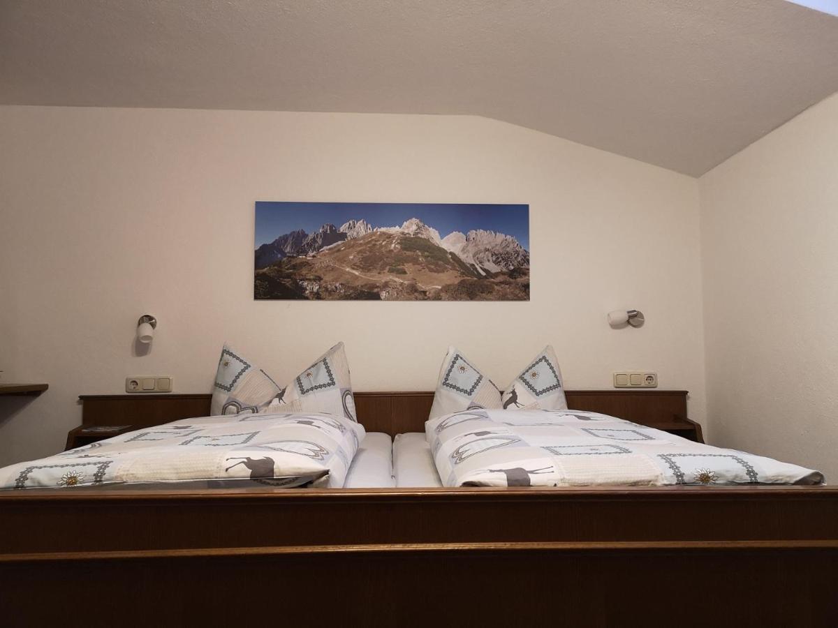 שטראס אים זילרטל Gaestehaus Luxner מראה חיצוני תמונה