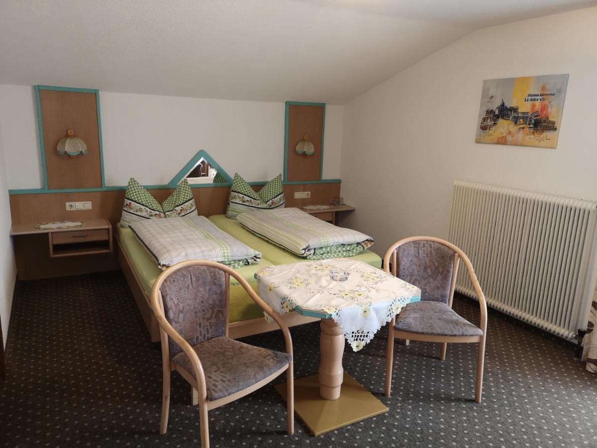 שטראס אים זילרטל Gaestehaus Luxner מראה חיצוני תמונה