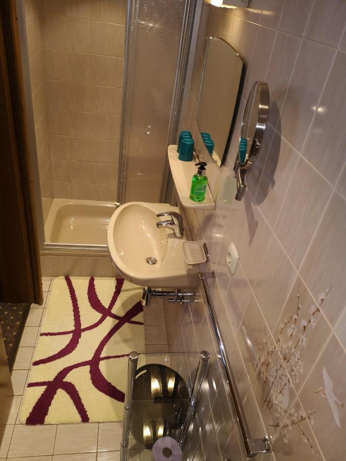 שטראס אים זילרטל Gaestehaus Luxner מראה חיצוני תמונה