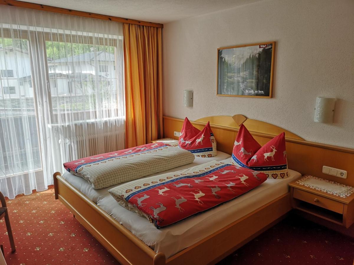 שטראס אים זילרטל Gaestehaus Luxner מראה חיצוני תמונה