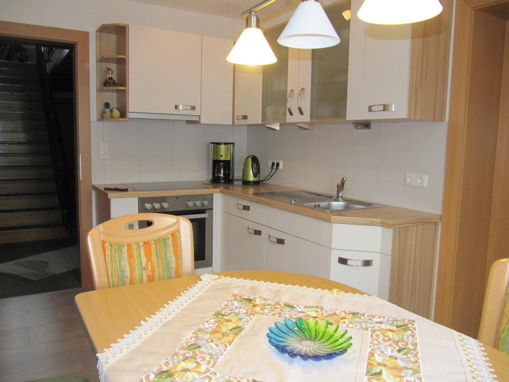 שטראס אים זילרטל Gaestehaus Luxner חדר תמונה