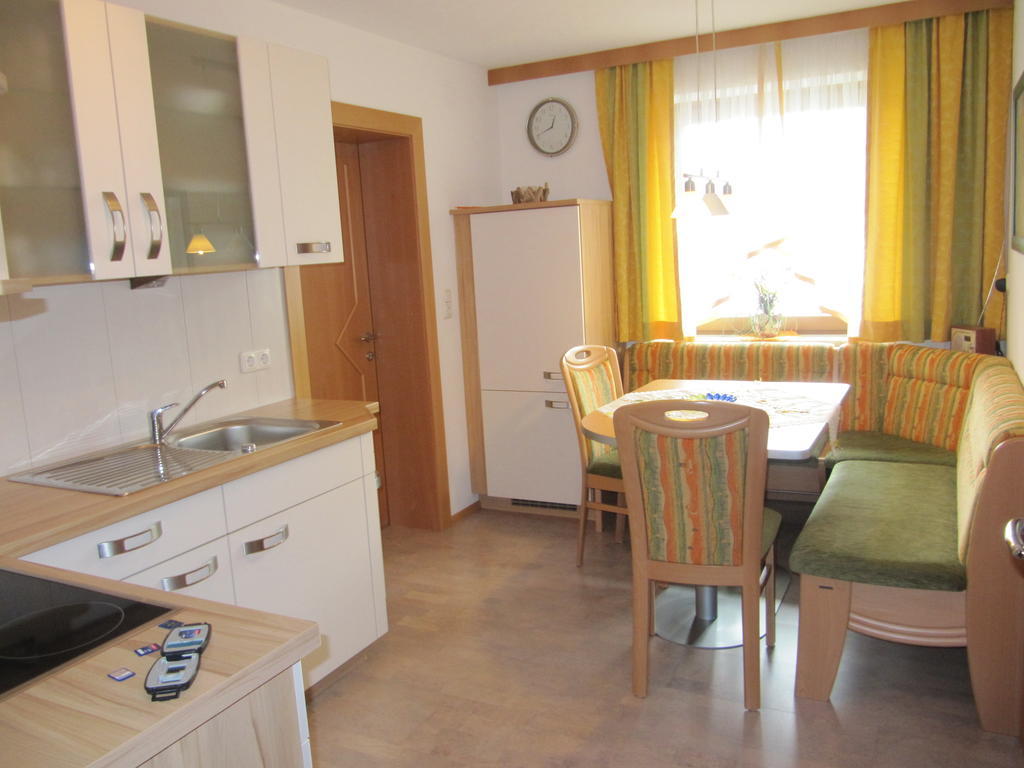 שטראס אים זילרטל Gaestehaus Luxner מראה חיצוני תמונה