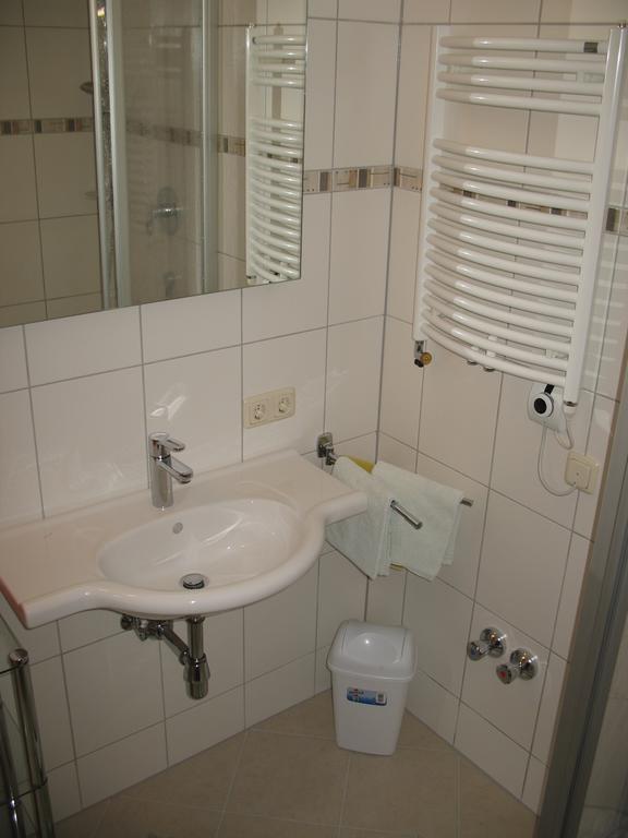 שטראס אים זילרטל Gaestehaus Luxner חדר תמונה