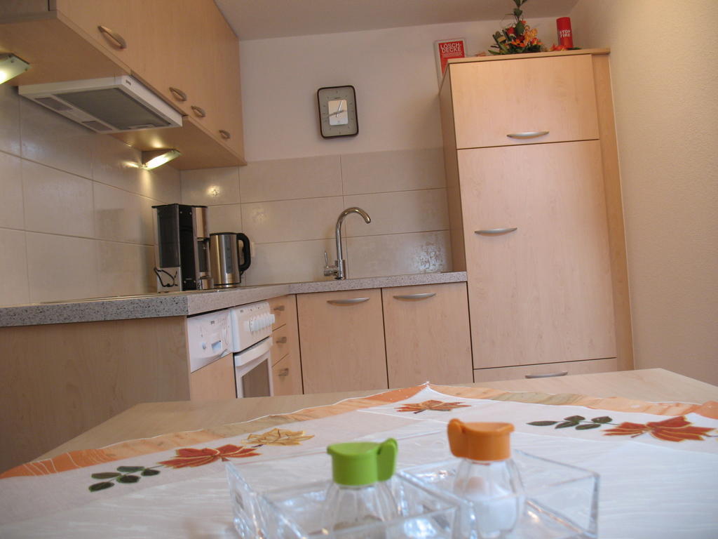 שטראס אים זילרטל Gaestehaus Luxner חדר תמונה
