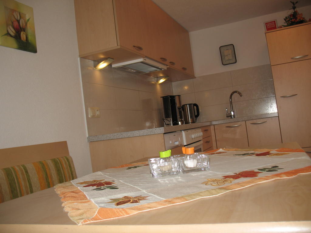 שטראס אים זילרטל Gaestehaus Luxner חדר תמונה