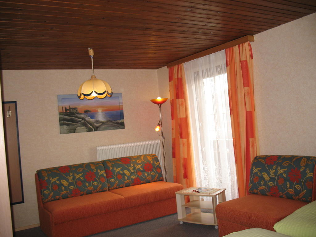 שטראס אים זילרטל Gaestehaus Luxner מראה חיצוני תמונה